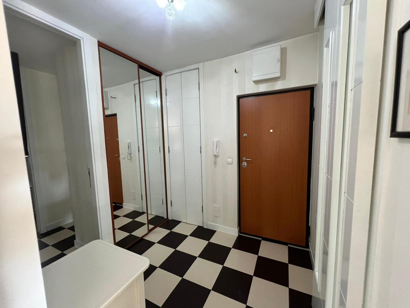 Luxury 3bedroom Ap In Apartment *